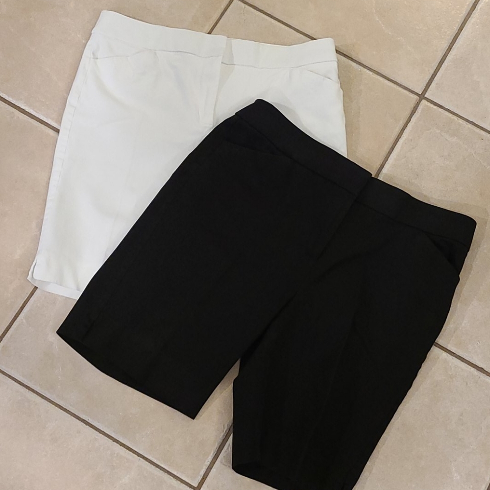 Chico's Bermuda walking shorts stretch